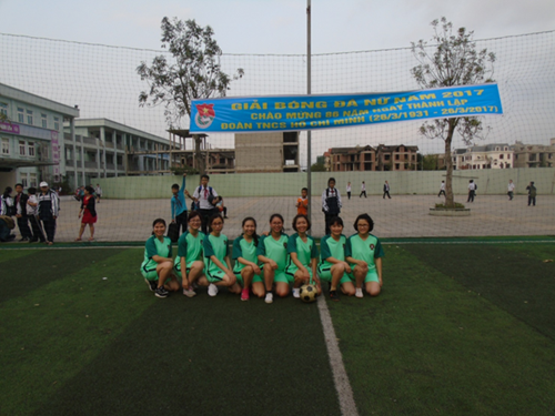Buổi giao lưu bóng đá sôi nổi, hào hứng của Đoàn trường THCS Đô Thị Việt Hưng
